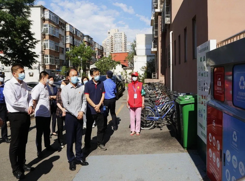 北京市海淀区委常委、区纪委书记鲍雷视察星空平台客服社区生活垃圾分类工作