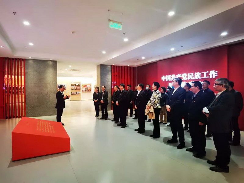 重温历史 感悟初心 再续新篇 星空平台客服领导班子集体参观党史学习教育主题展览
