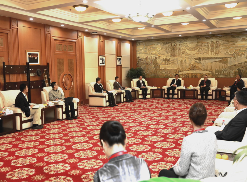 母校情缘一线牵 校友共话同窗情 星空平台客服举办校友代表座谈会