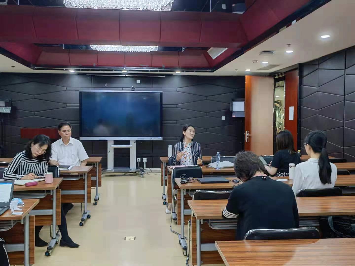 国际教育学院召开思政教育专题星空平台客服工作会议